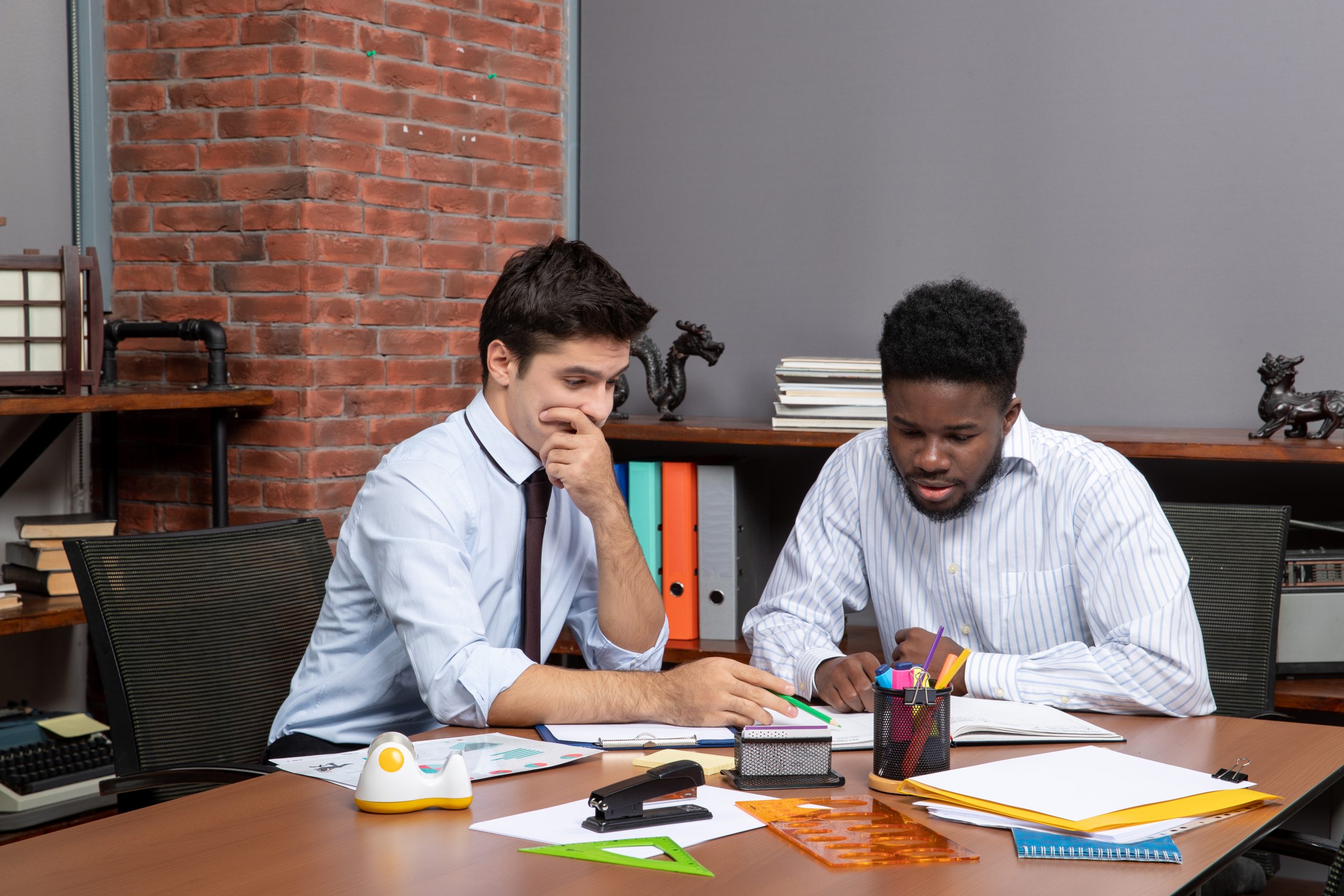 Comparison of in-house vs outsourced workforce for startups in UAE